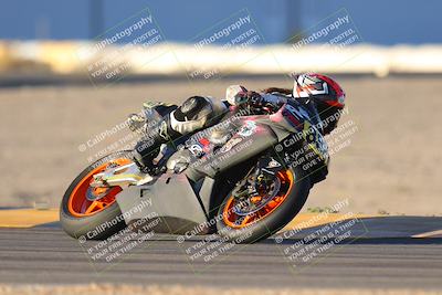 media/Nov-19-2023-CVMA (Sun) [[1f3d1b7ccb]]/Race 17 Amateur Supersport Middleweight/